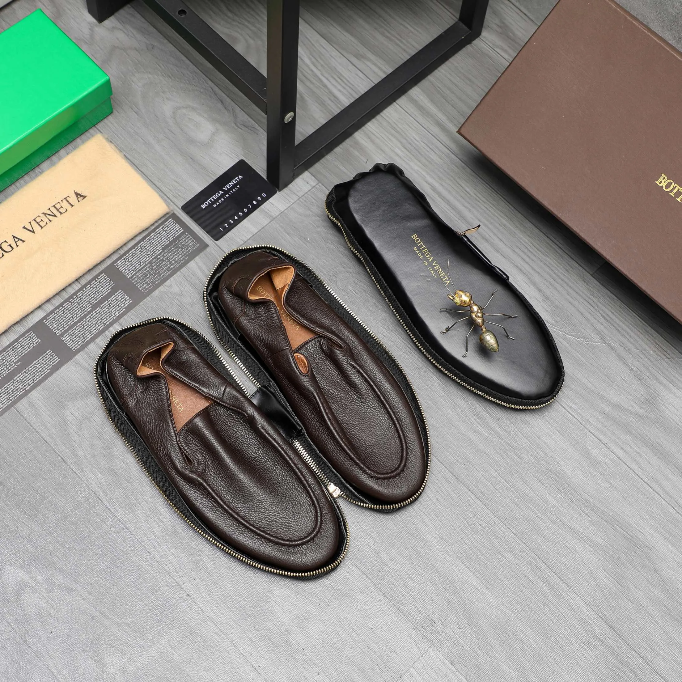Men's shoes 💰460 Product trademark: BV "Bottega Veneta" soft leather slip-on men's shoes Regular size: 39-45 Product materials: Selected high-quality cowhide upper, cowhide lining, original outsole